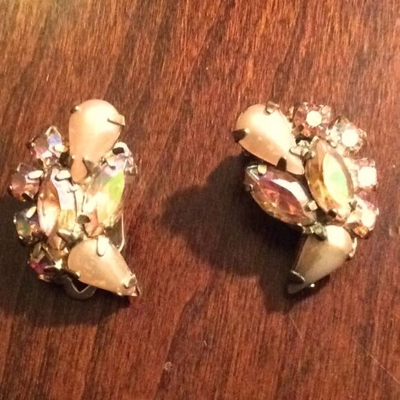 Vintage Pat. Pend.crystals and pearl clip ons - Picture 1 of 5
